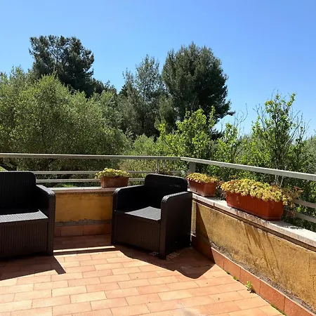 דירה C015 - Camerano, Su Tre Piani Con Giardino קמראנו